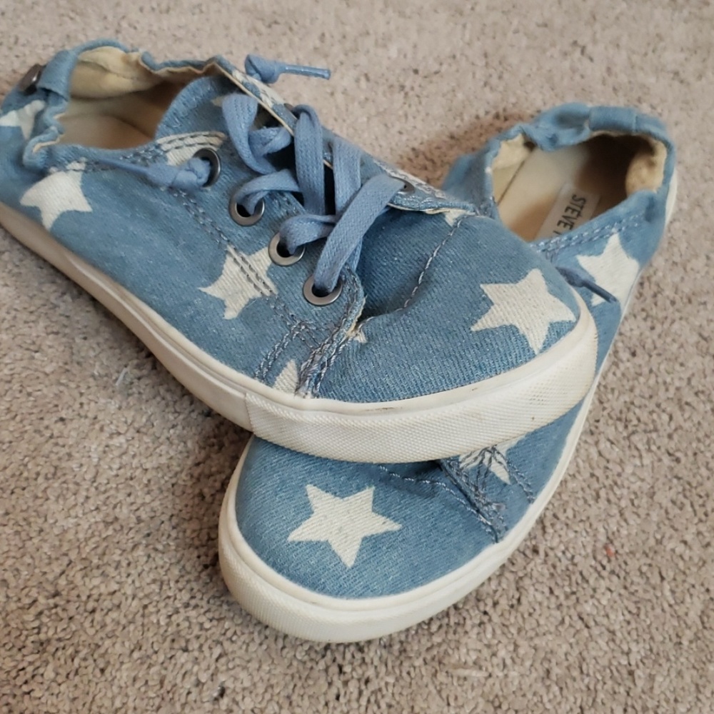 Steve madden slip on sneaker